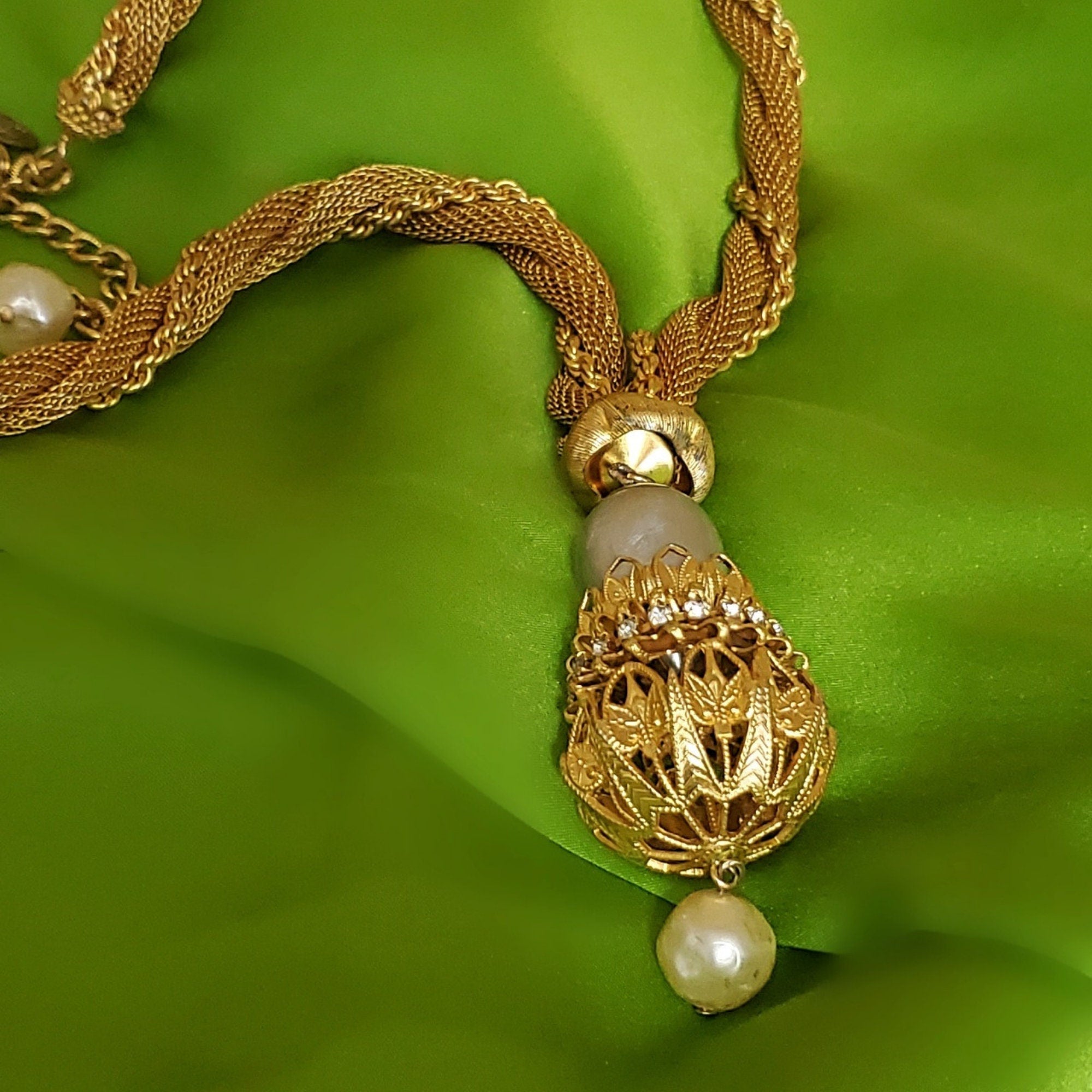 Stunning Miriam Haskell Mesh Twisted Rope Chain Large Baroque Pendant Necklace