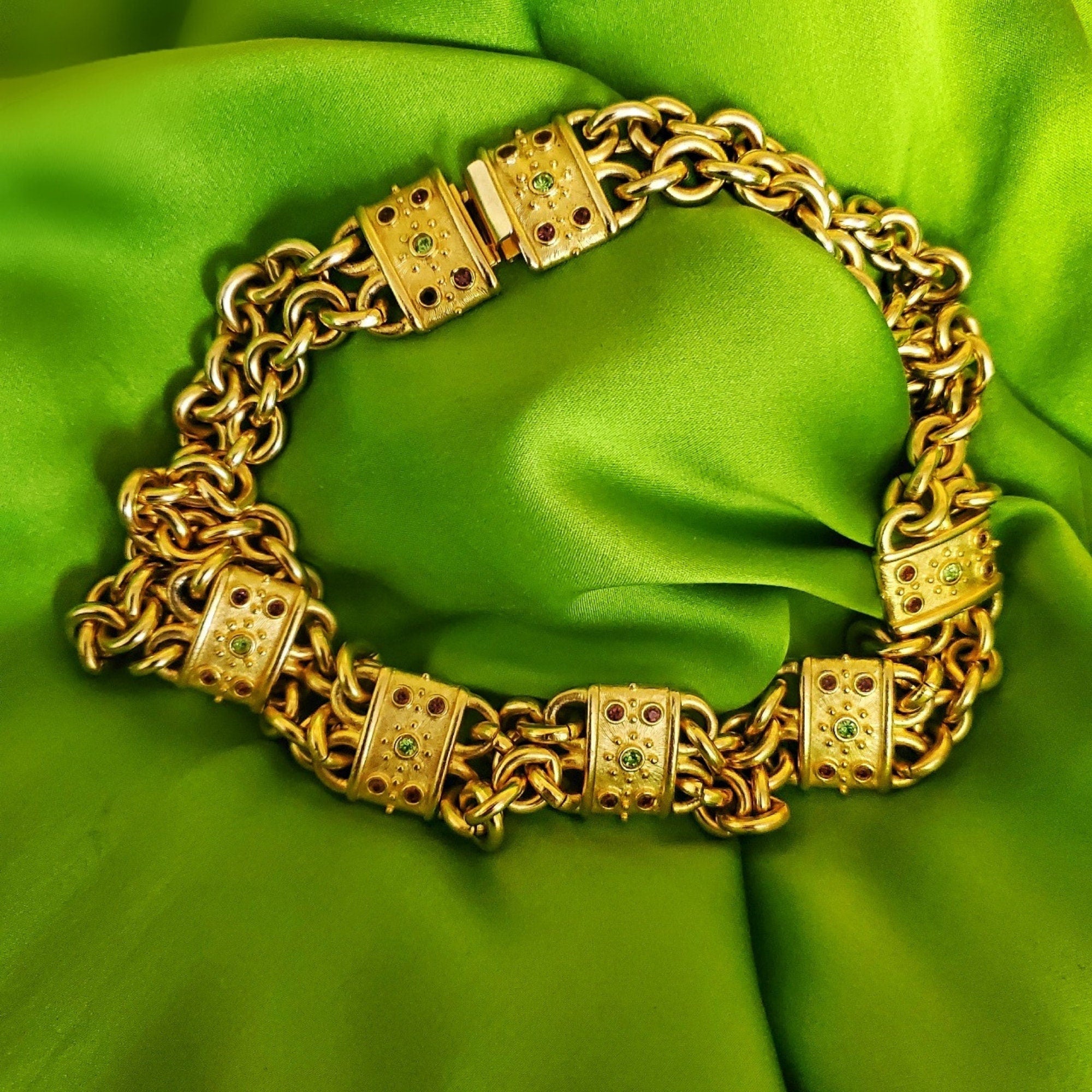 Gorgeous ROXANNE ASSOULIN Station Link Chain Glass Cabochon Crystal Gold Plated Vintage Signed Statement Runway Couture