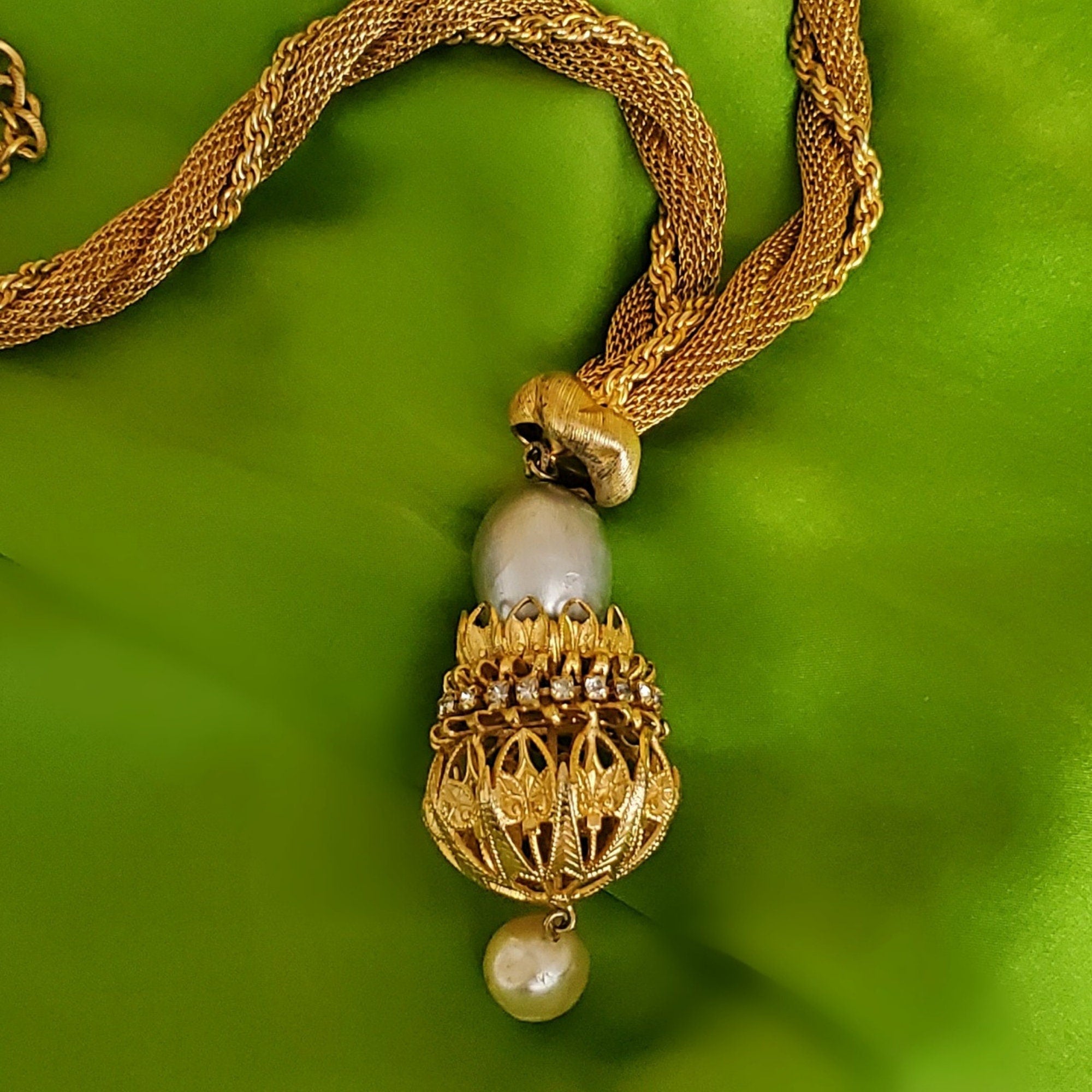 Stunning Miriam Haskell Mesh Twisted Rope Chain Large Baroque Pendant Necklace