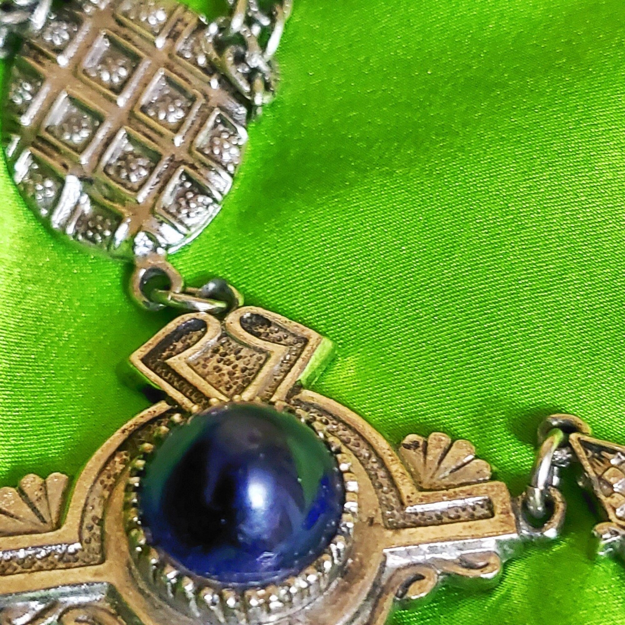 Eyptian Revival Blue Cabochon Silvertone Dangle Vintage Estruscan Necklace