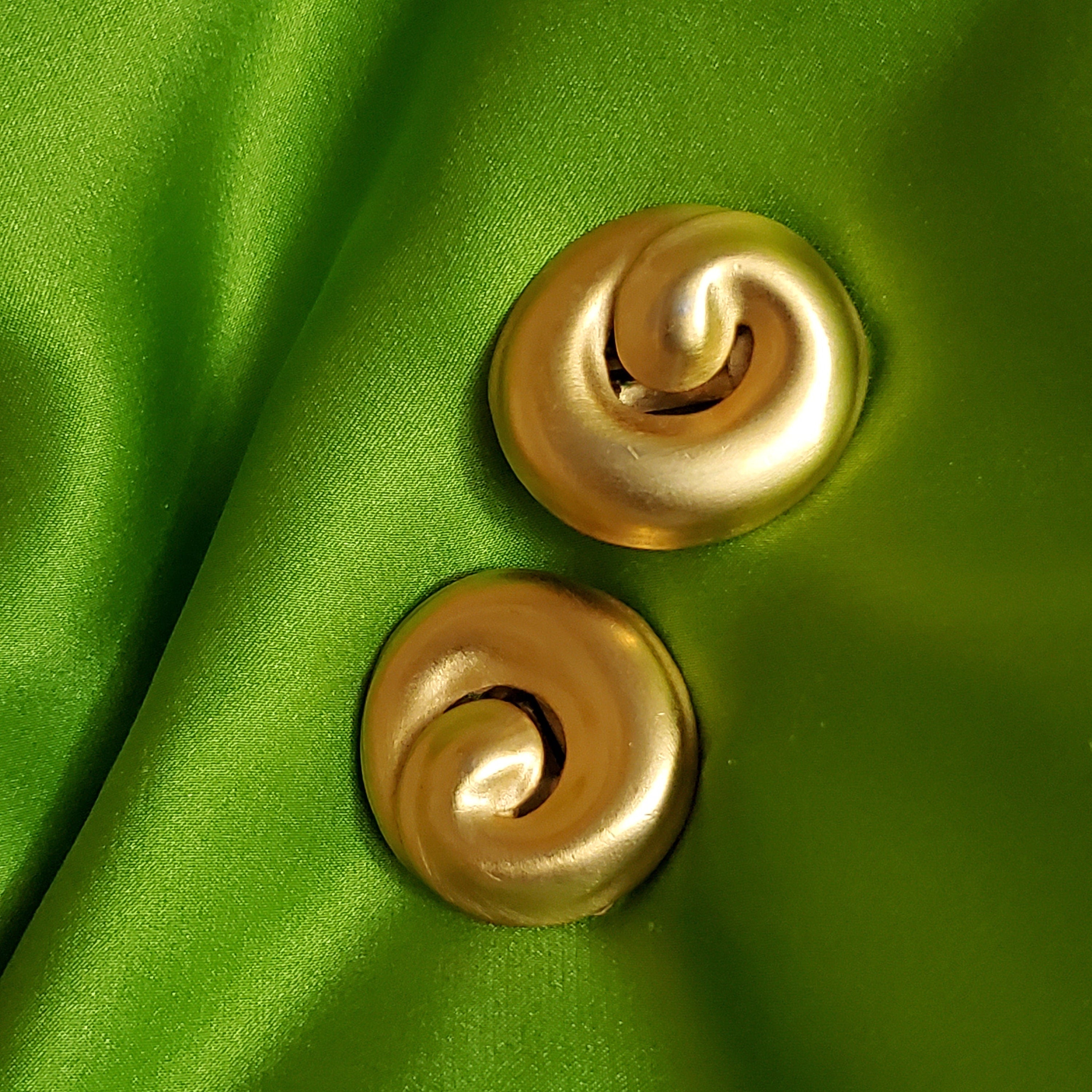 Love Knot Matte Gold Tone Clip On Earrings, Statement Earrings Anne Klein? Runway Couture