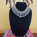 Gorgeous Chainmail Silvertone Drop Dangle Lucite Choker Statement Necklace