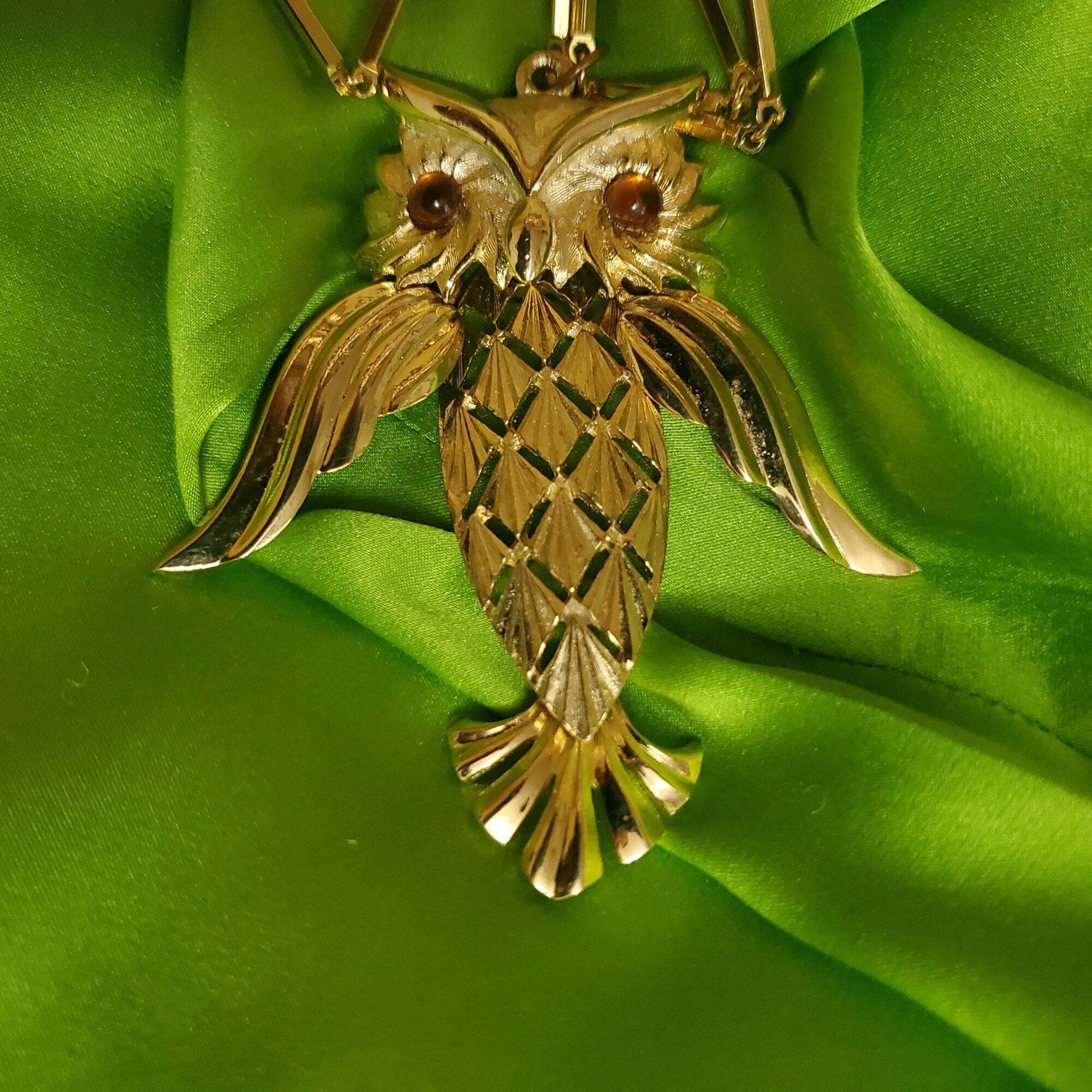 Chic 70s Articulated OWL PENDANT Gold Tone Amber Eyes Necklace Vintage Boho Necklace