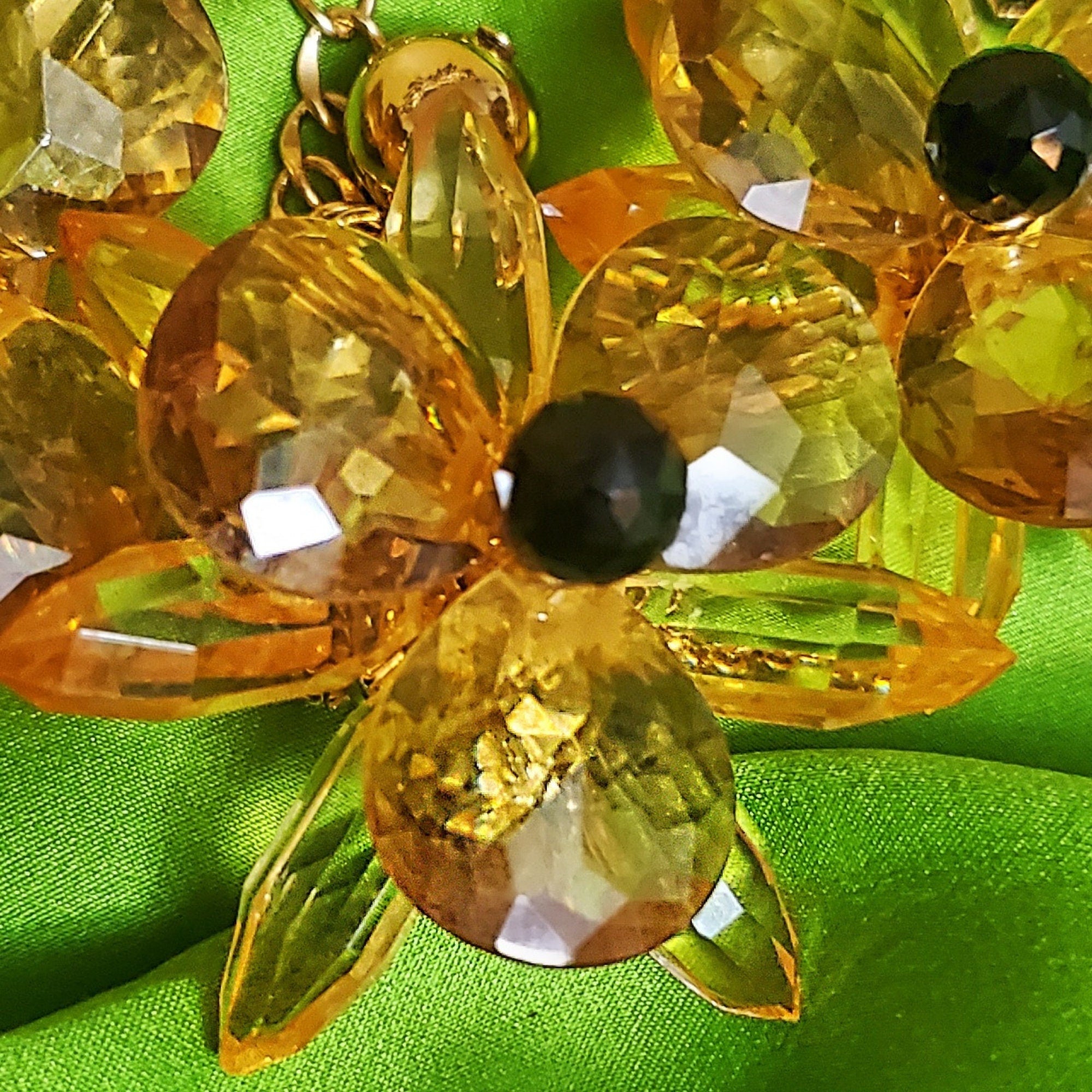 Beautiful Kate Spade Goldtone Floral Flower Necklace, Wedding Necklace