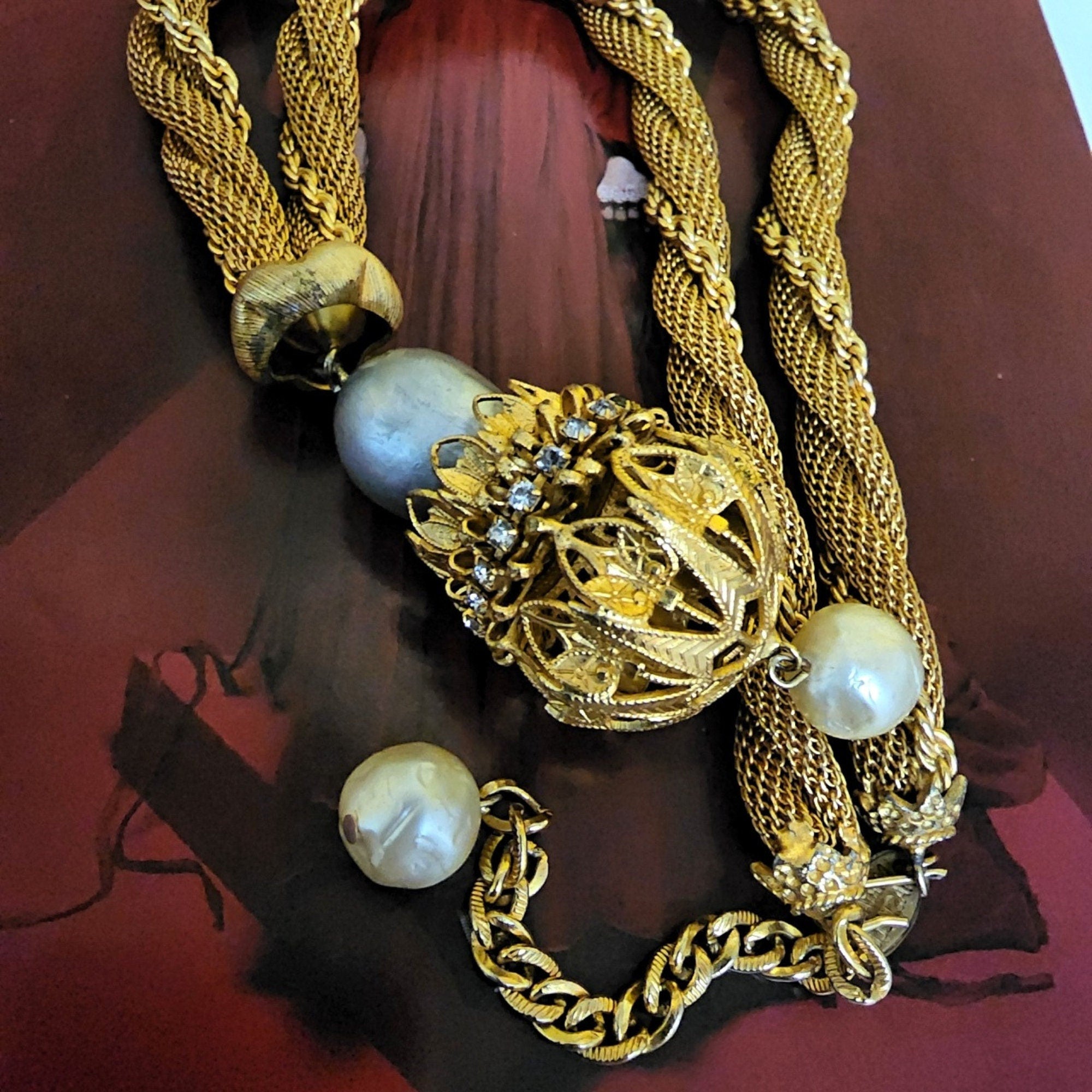 Stunning Miriam Haskell Mesh Twisted Rope Chain Large Baroque Pendant Necklace