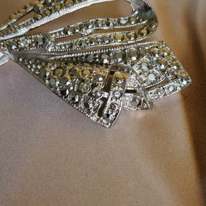 Lovely Rhinestone Silver Tone Faux Marcasite Bow Vintage Brooch Pin