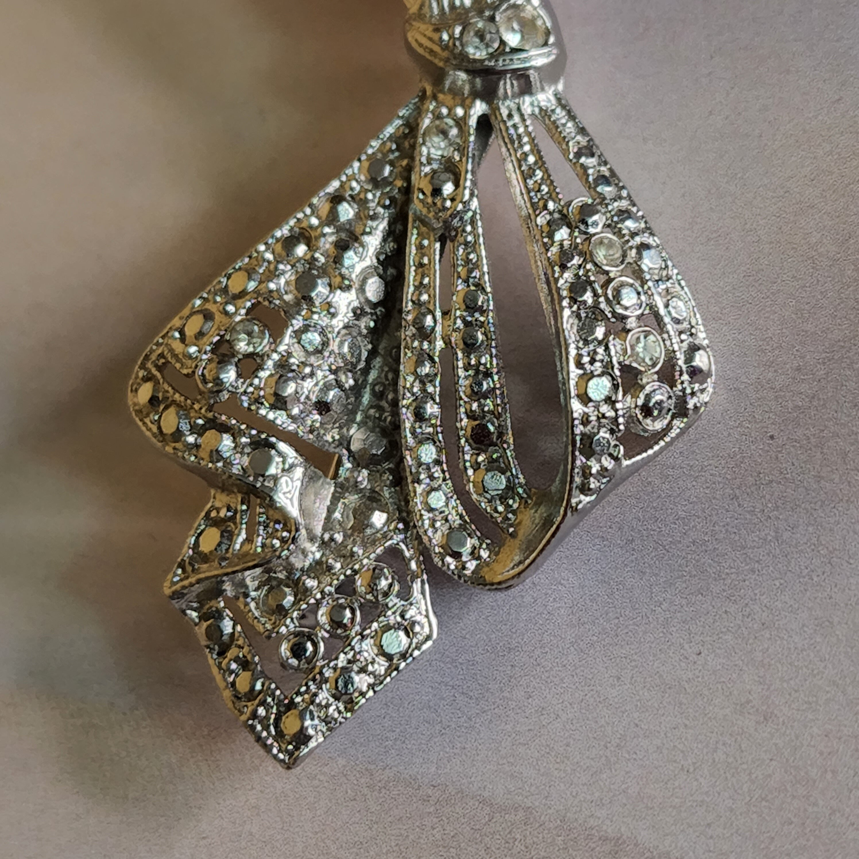 Lovely Rhinestone Silver Tone Faux Marcasite Bow Vintage Brooch Pin