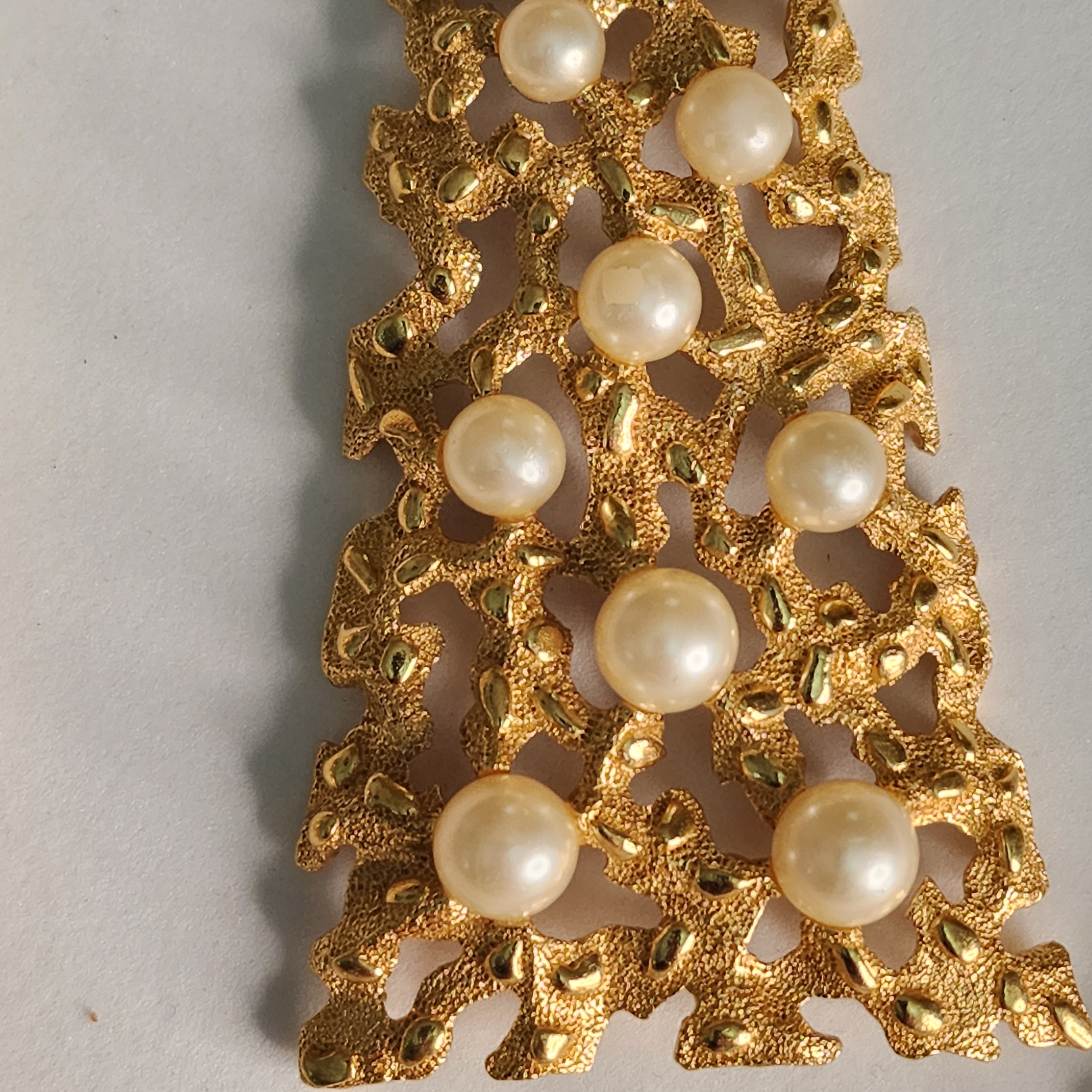 Gorgeous 42" TRIFARI Double Strand Rolo Chain Gold Pearl Pendant Necklace, Runway, Couture