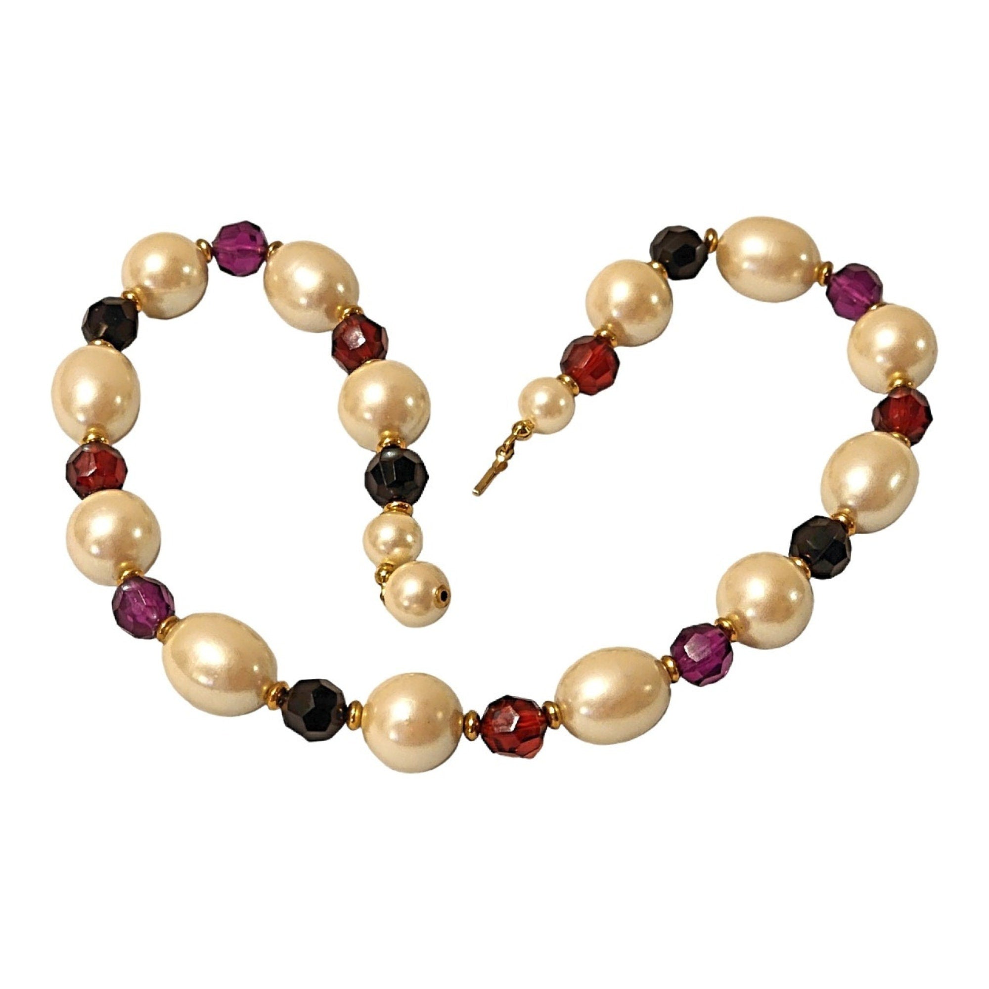 RICHELIEU Baroque Pearl Lucite Gold Plated Vintage Necklace