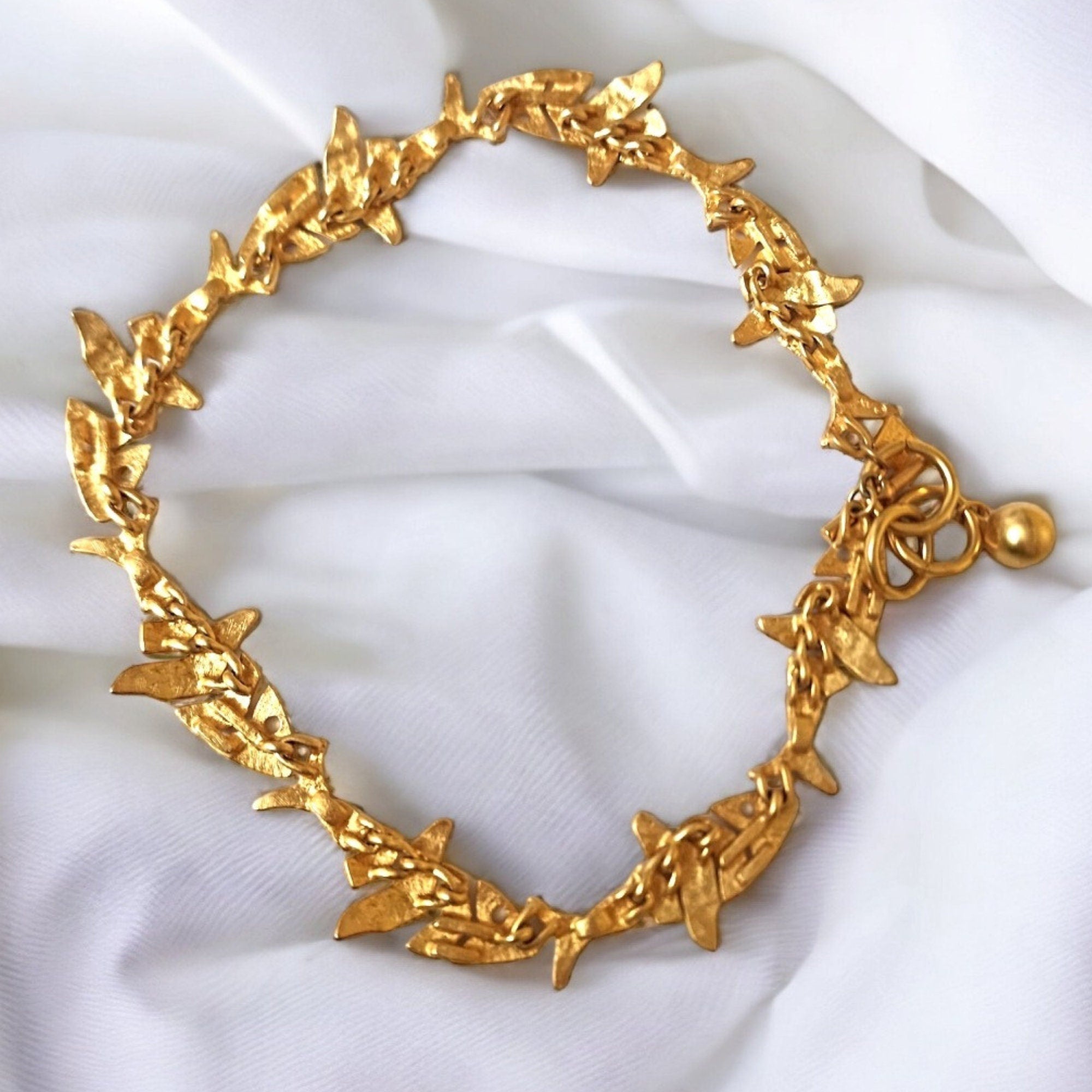 ANNE KLEIN Fish Bones Vintage Necklace Clip-on Earrings Brushed Matt Gold Platted, Couture